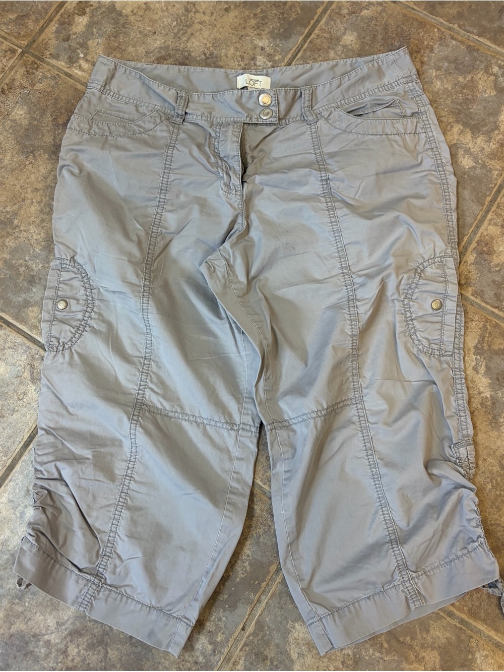 LOFT Women's Light Gray Cargo Capris size 10 VGC